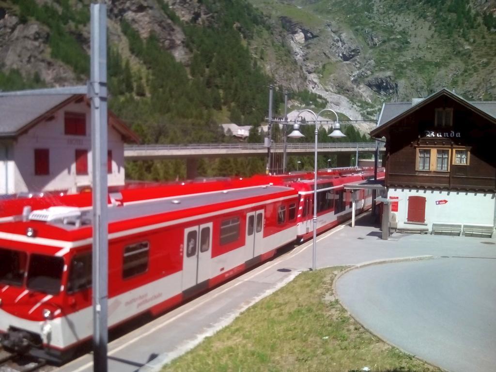 Hotel Klein Matterhorn Ранда Екстериор снимка