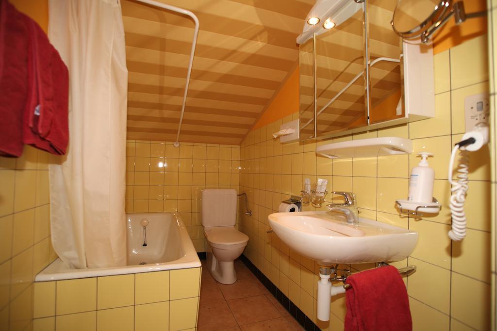 Hotel Klein Matterhorn Ранда Екстериор снимка